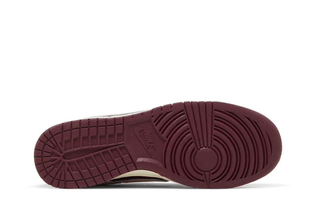 Jordan Nike Dunk Low Retro PRM - Valentine's Day (2023)