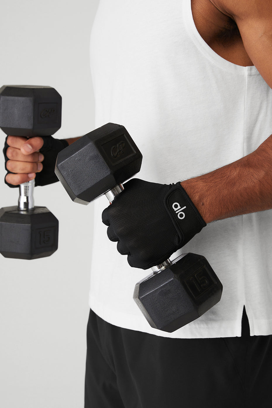 ALO Yoga Power Moves Workout Gloves - Black - 2