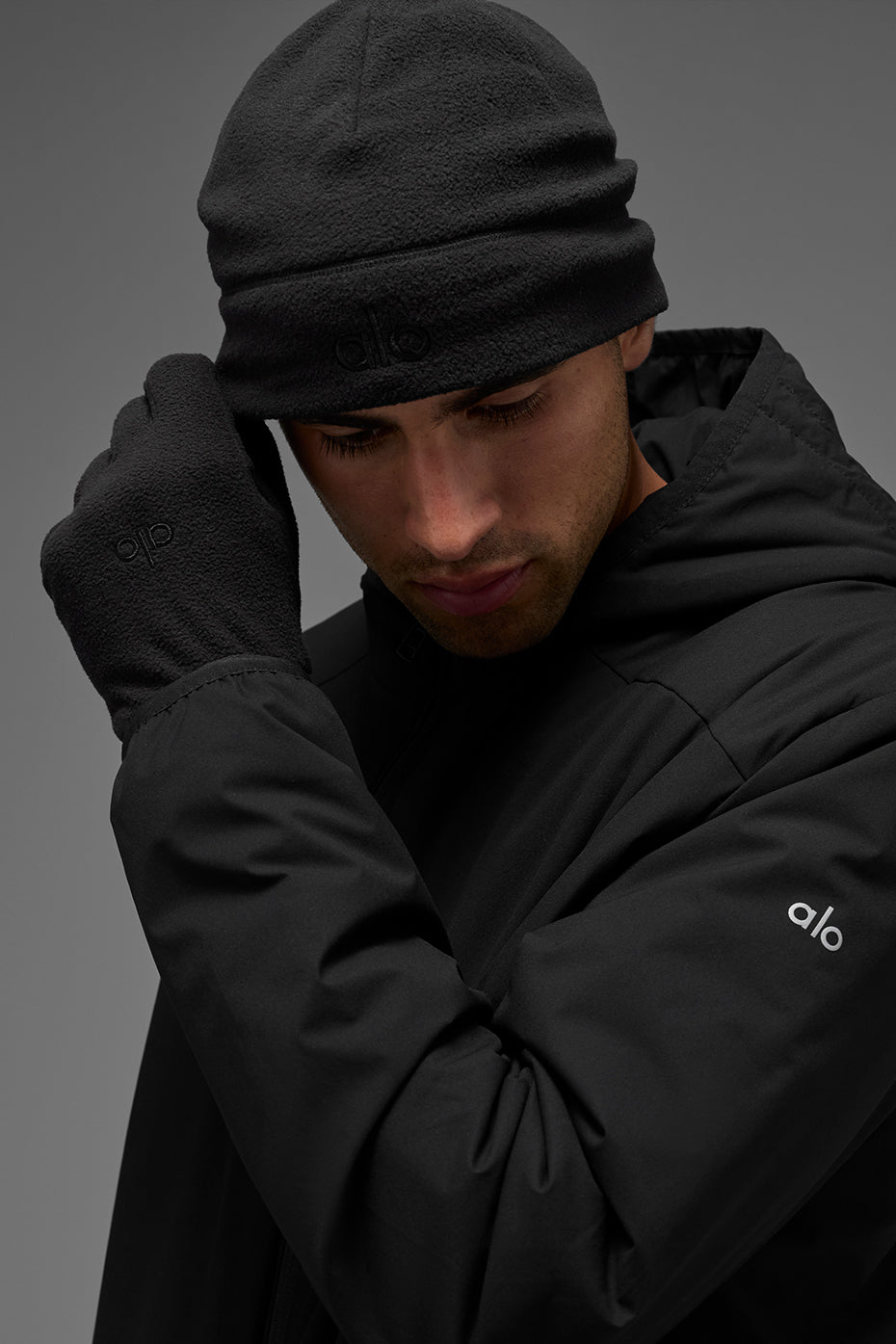 ALO Yoga Performance Fleece Glove - Black/Black - 2