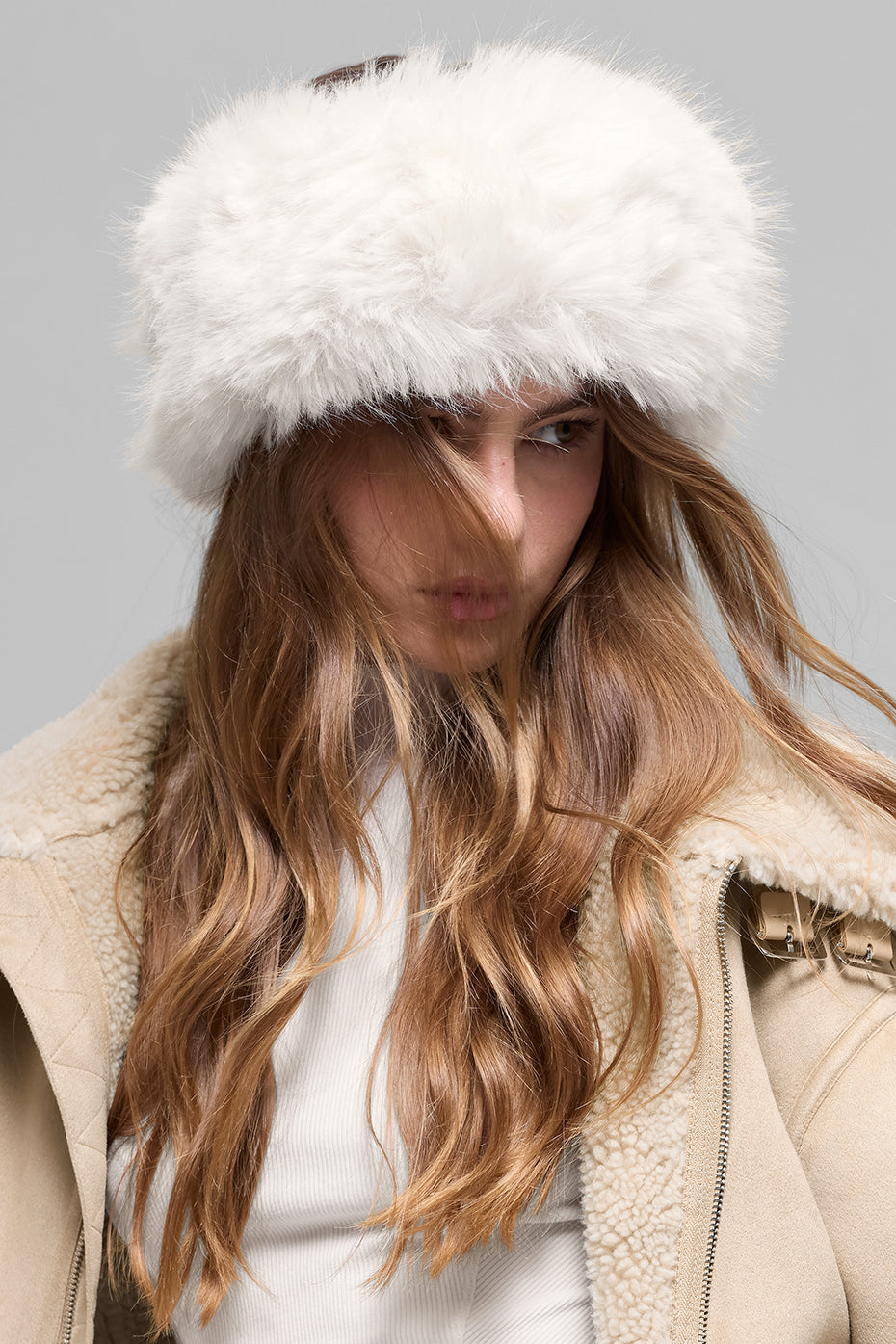ALO Yoga Opulent Faux Fur Wintersun Headband - Ivory