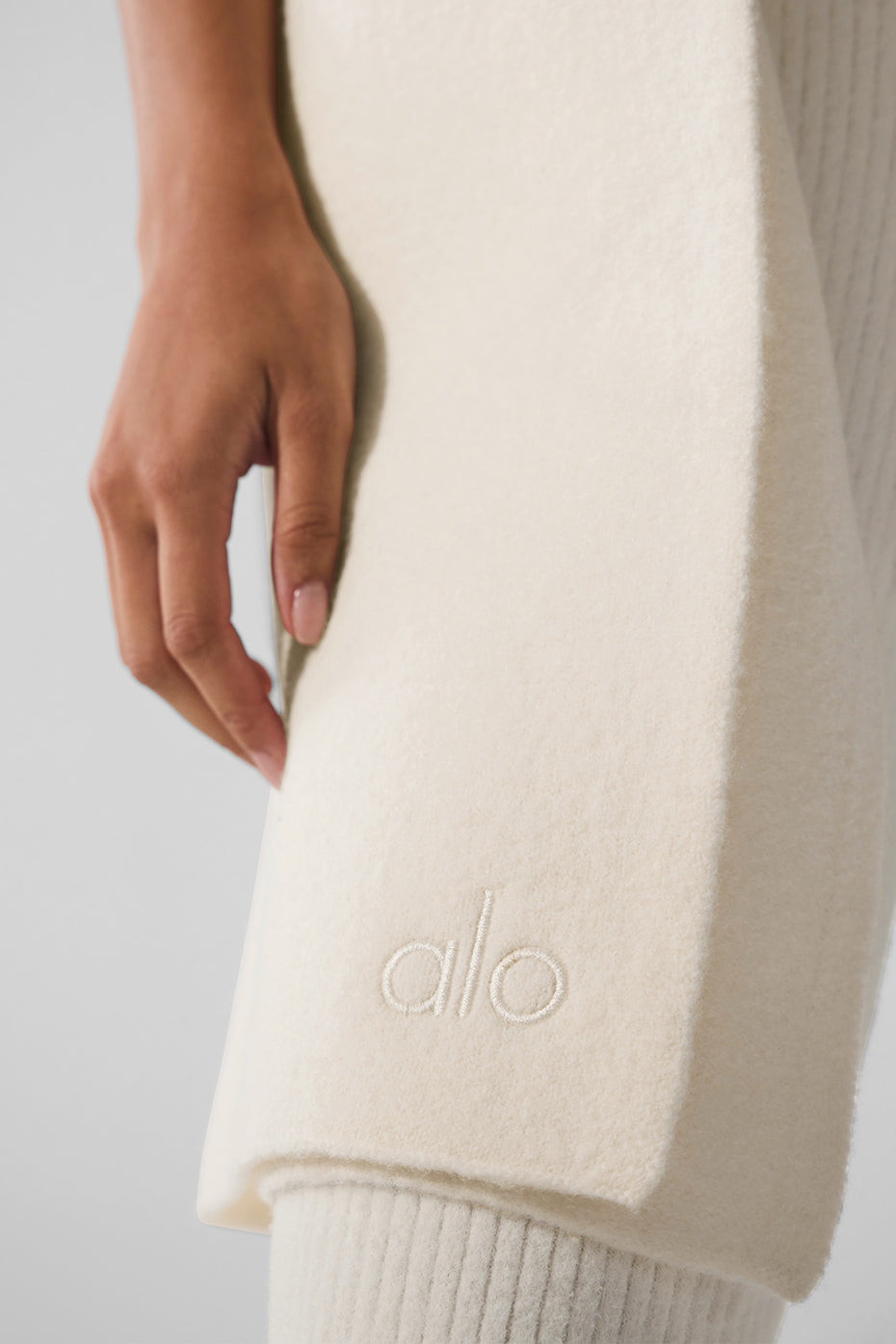 ALO Yoga Merino Wool Oversized Scarf - Ivory - 3