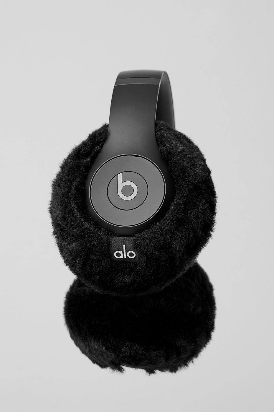 ALO Yoga Beats Studio Pro Headphones - Black - 5