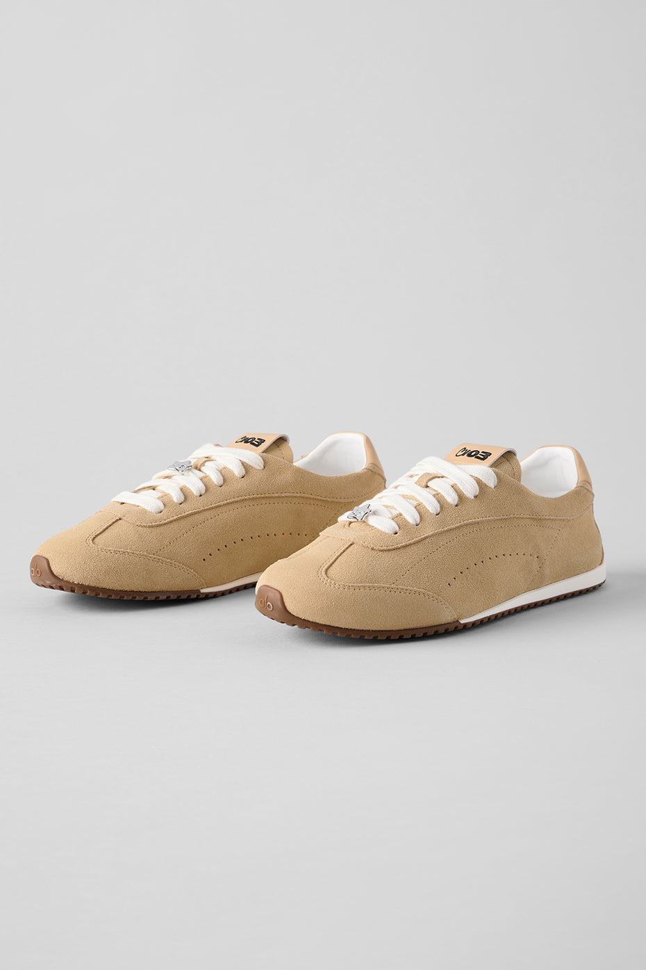 ALO Yoga Sunset Sneaker + Jisoo - Caramel Cream - 3