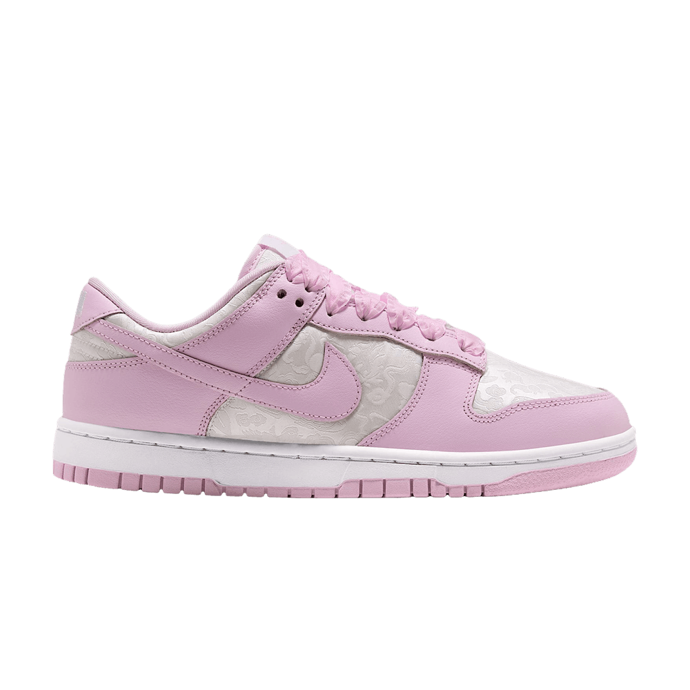 Nike Wmns Dunk Low SE - White Pink Foam