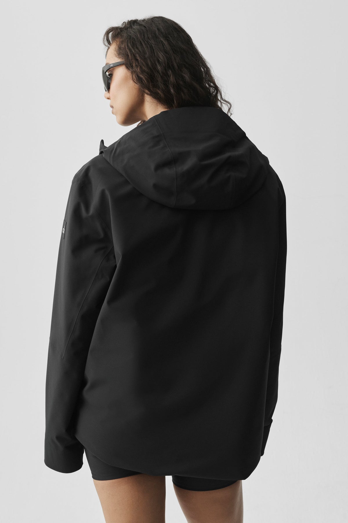 ALO Yoga Alpha Max Insulated Jacket - Black - 2