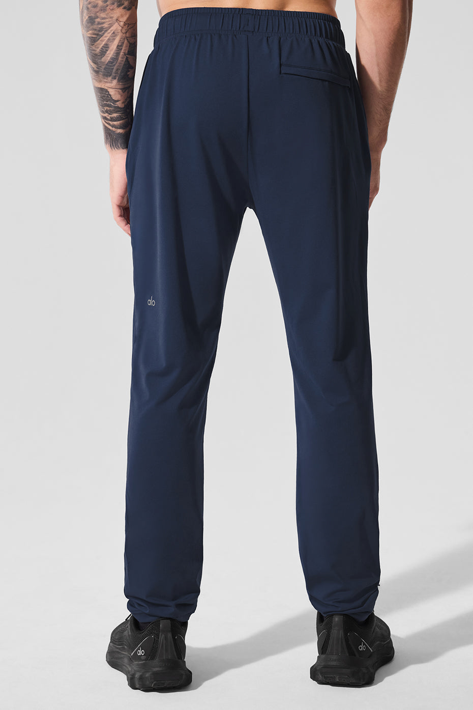 ALO Yoga Conquer Pulse Pant - Navy - 2