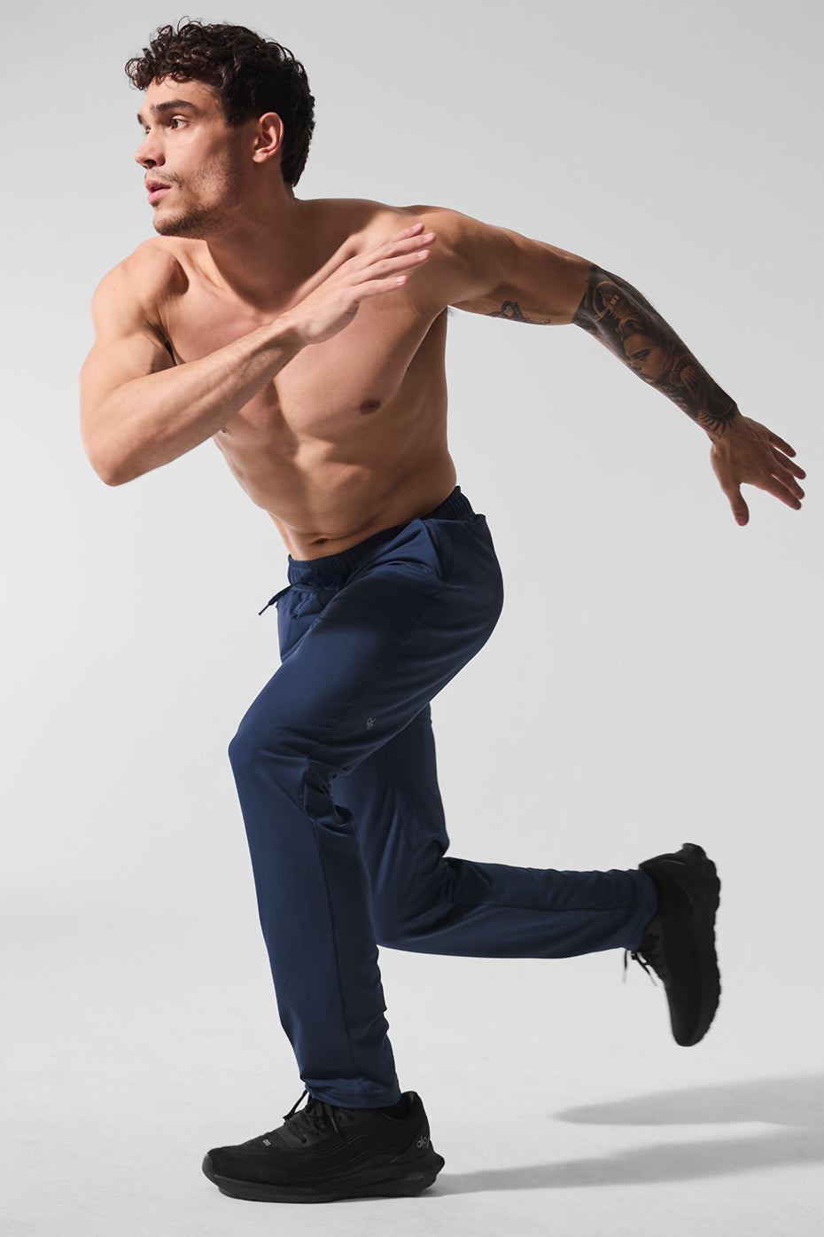 ALO Yoga Conquer Pulse Pant - Navy - 5