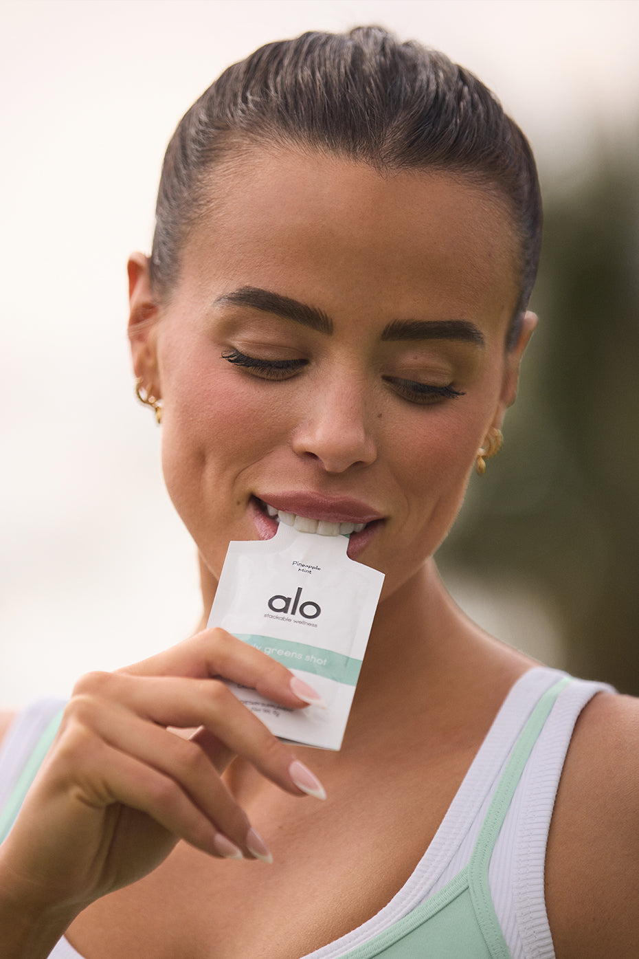 ALO Yoga Greens Shot - No Color - 5