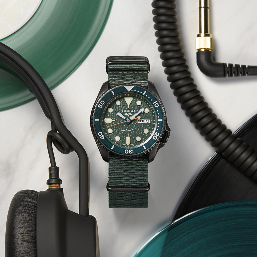 Seiko 5 Sports SKX series SRPD77 - 2