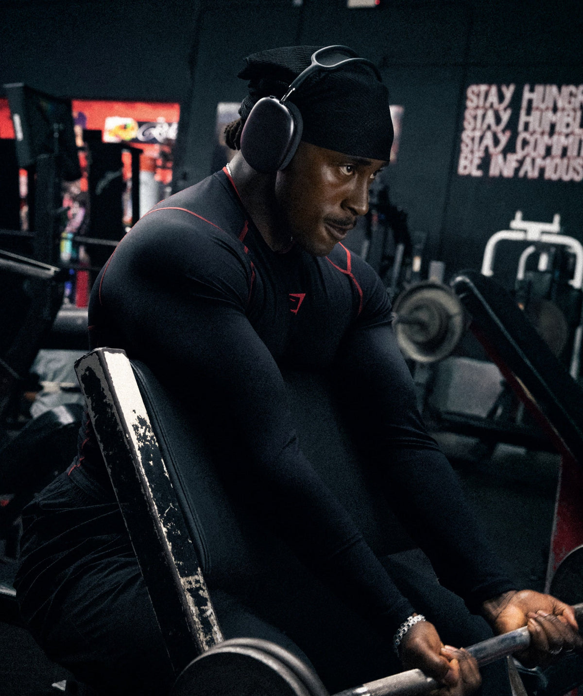 Gymshark Vengeance Long Sleeve T-Shirt - Black/Carmine Red