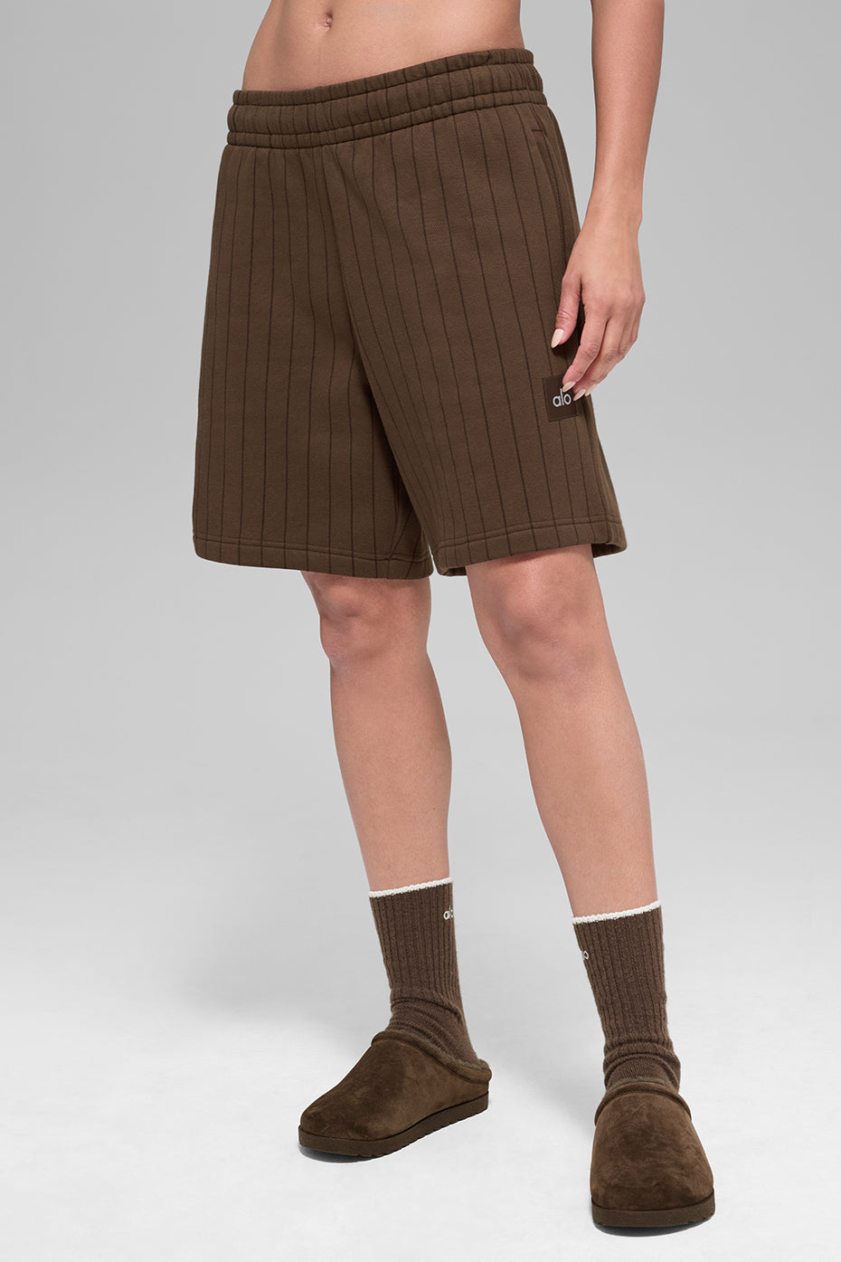 ALO Yoga 7" Pinstripe Short - Espresso Pinstripe