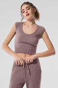 ALO Yoga Snuggle Up Sweater Short Sleeve - Mushroom