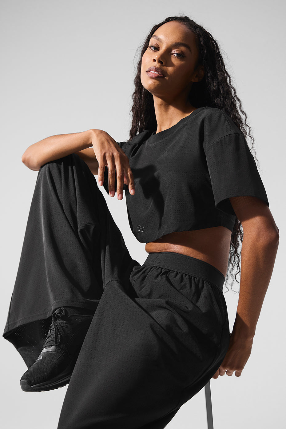 ALO Yoga Mesh Cropped Mirage Tee - Black - 3