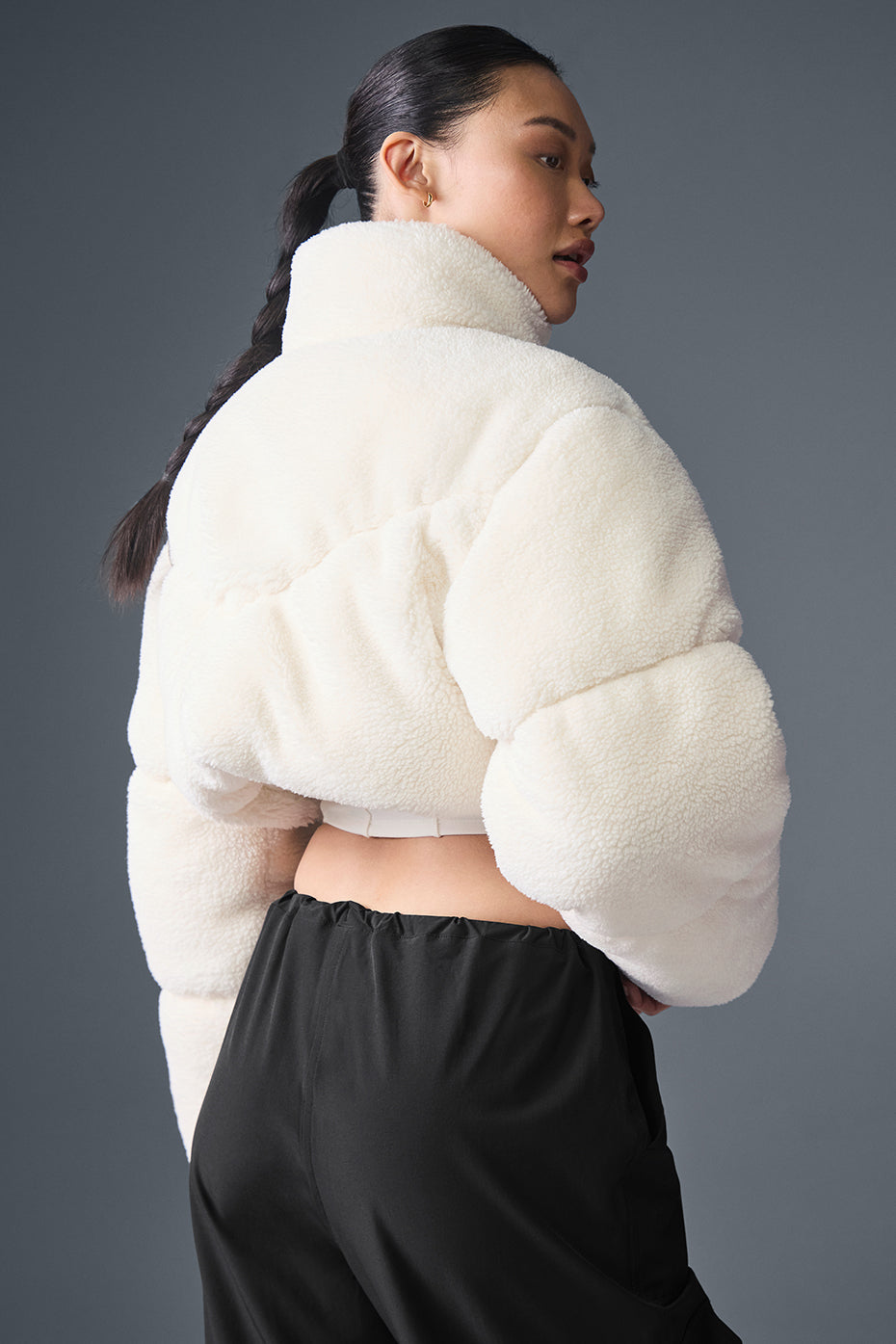 ALO Yoga Sherpa Main Act Corset Puffer - Ivory - 3