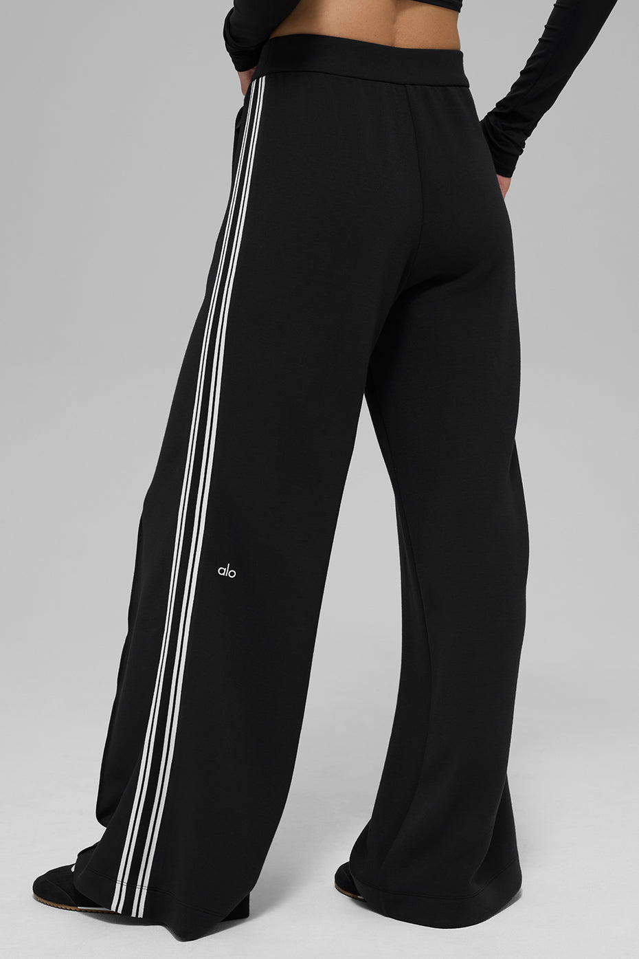 ALO Yoga Track Star Wide Leg Pant (Regular) - Black - 4