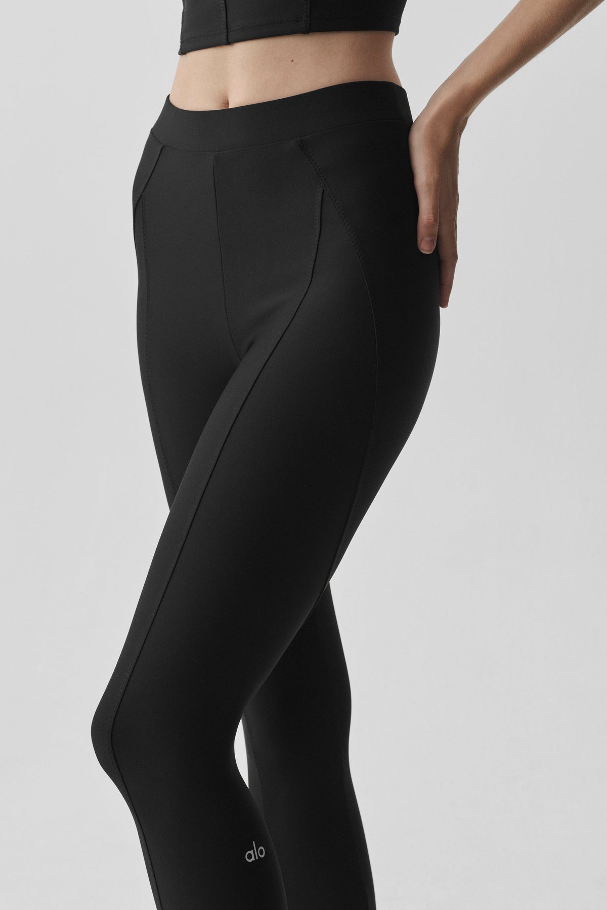 ALO Yoga Airlift High-Waist Devoted Stirrup Legging - Black - 3