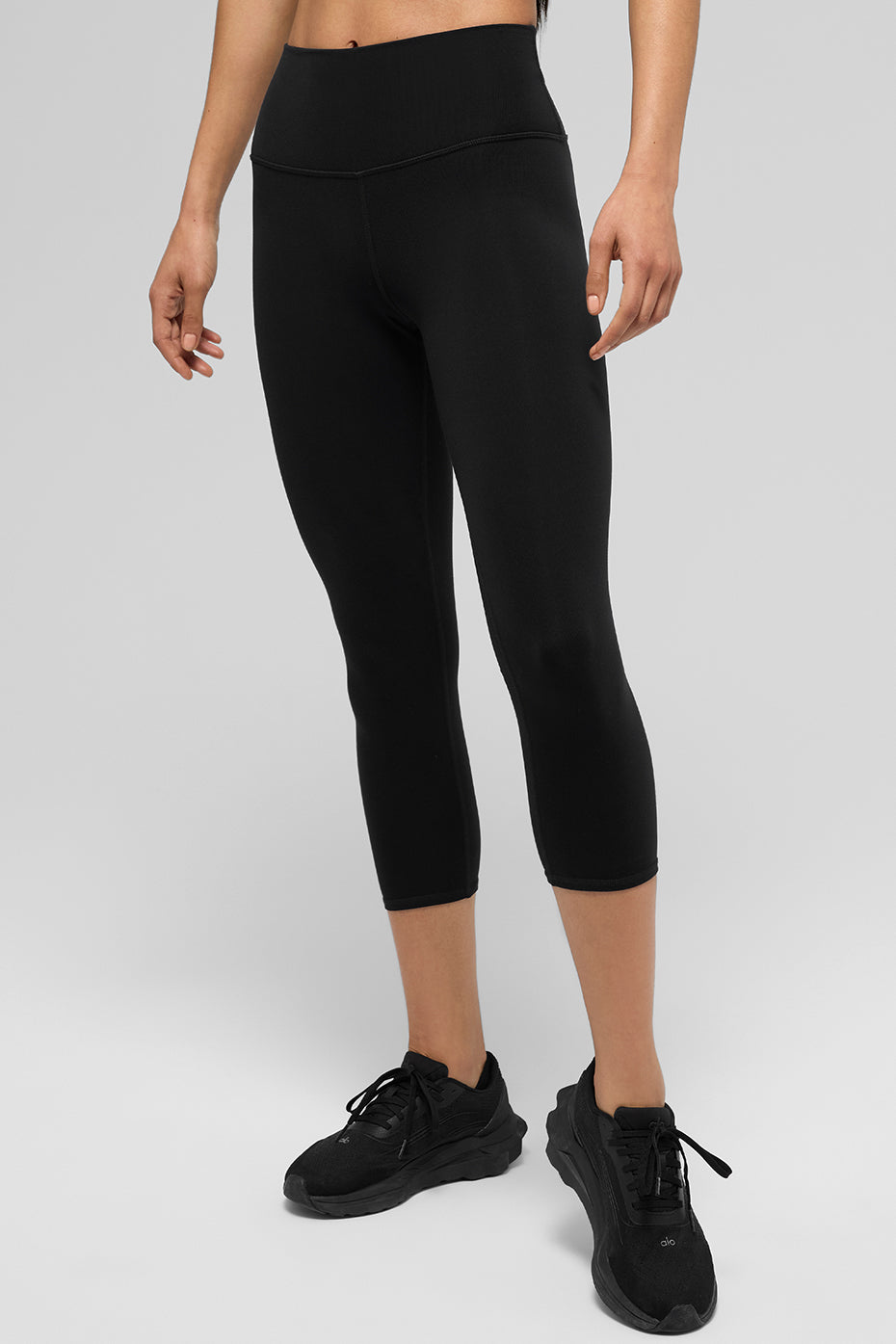 ALO Yoga High-Waist Airbrush Capri - Black - 3