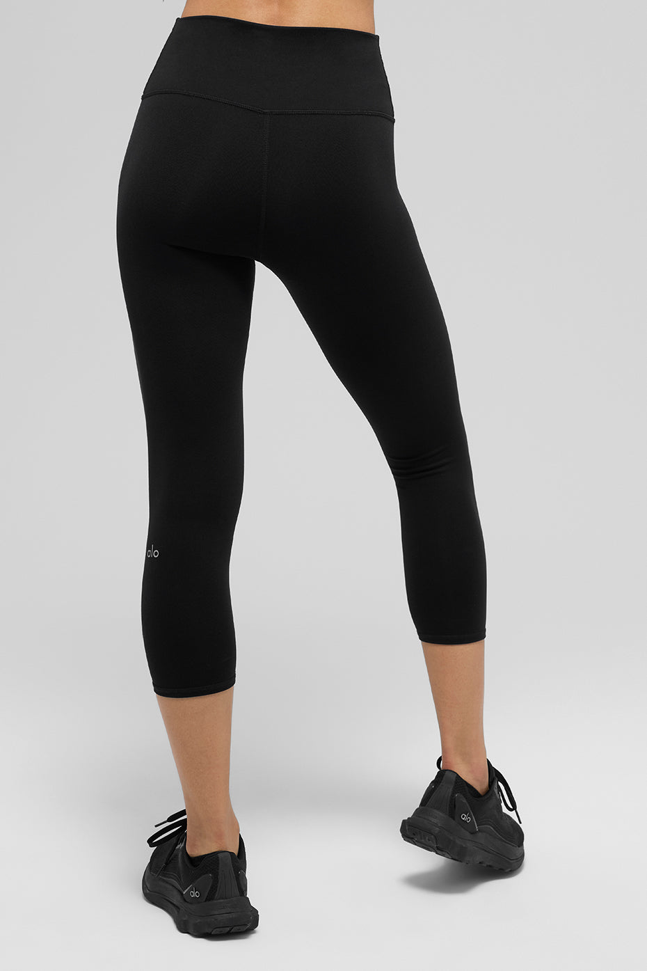 ALO Yoga High-Waist Airbrush Capri - Black - 2