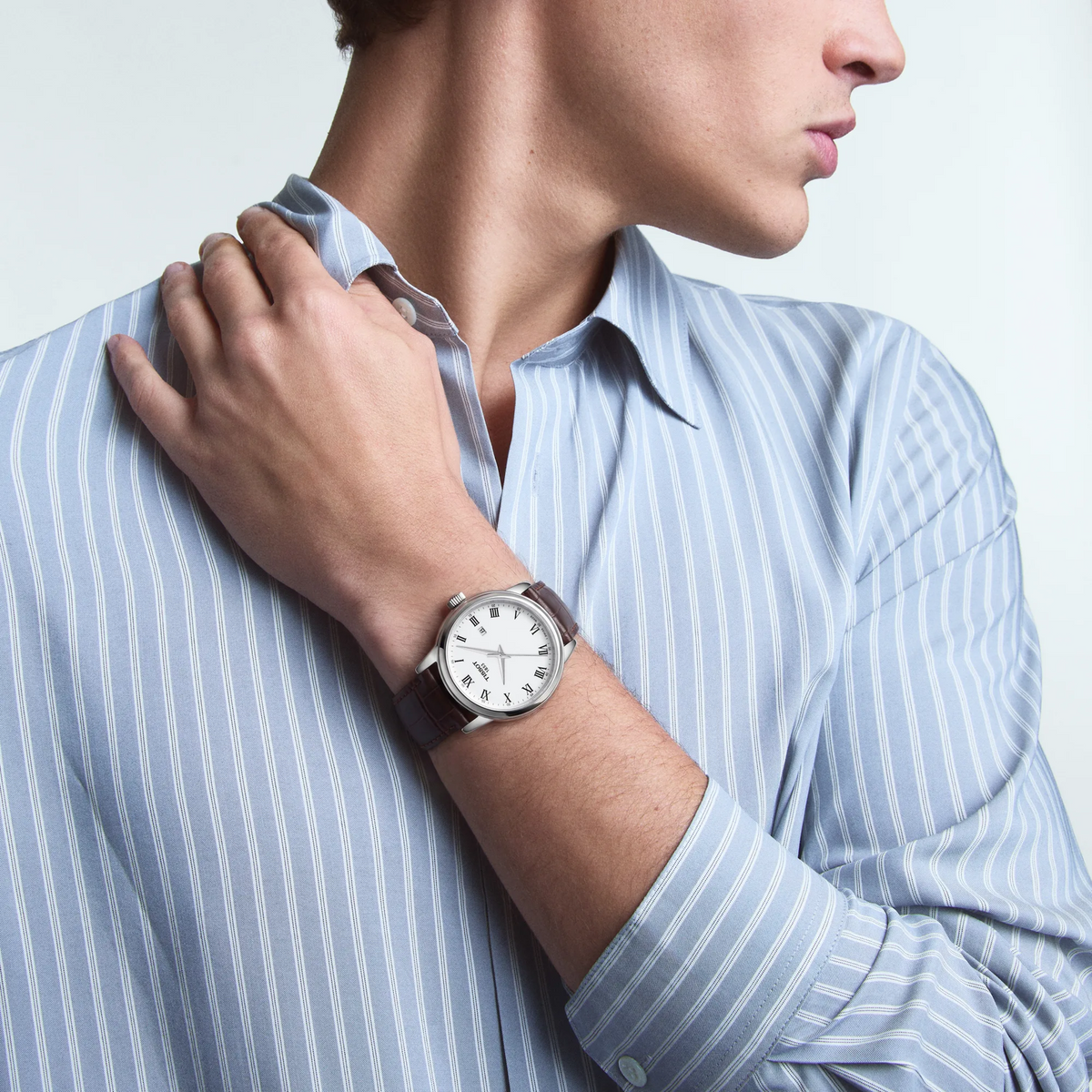 Simulation of the watch Tissot Classic Dream 42mm on a wrist