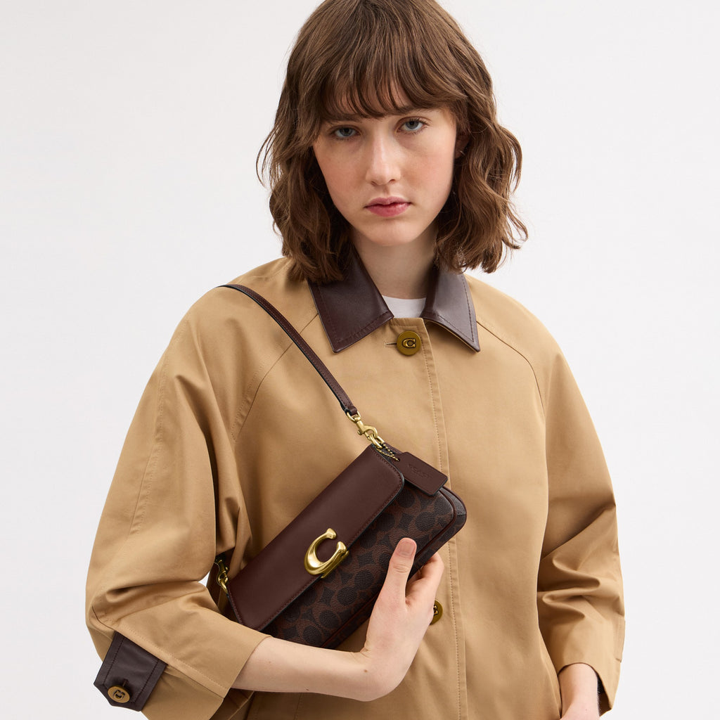 Coach Jet Shoulder Bag In Signature Canvas - Brass/Maple (Women's)