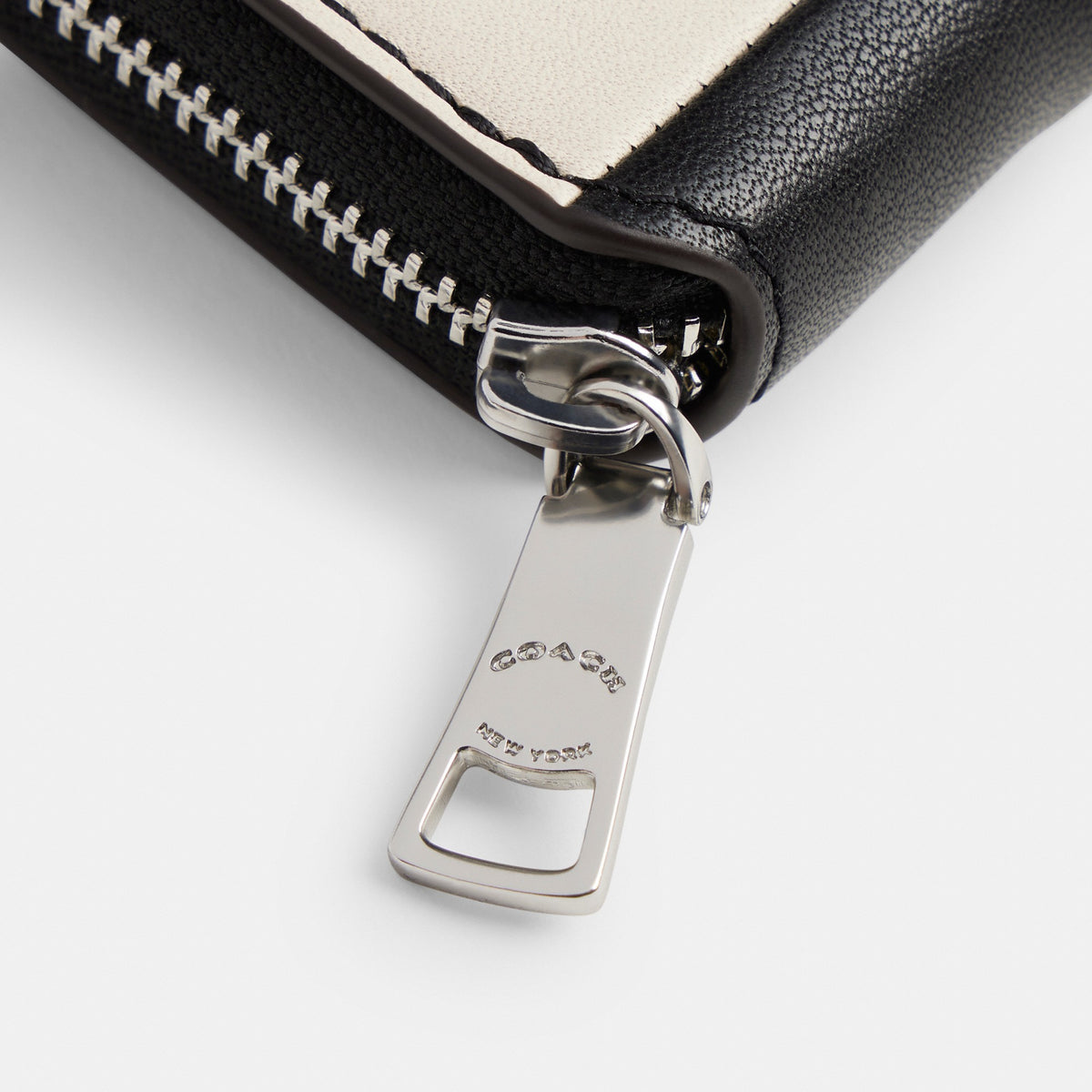 Coach Alter/Ego Zip Around Wallet - Black/Chalk (Women's)