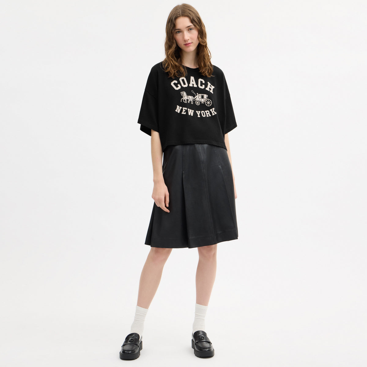 Coach Short Sleeve Wide Cropped Crewneck T-Shirt In Organic Cotton - Black (2)