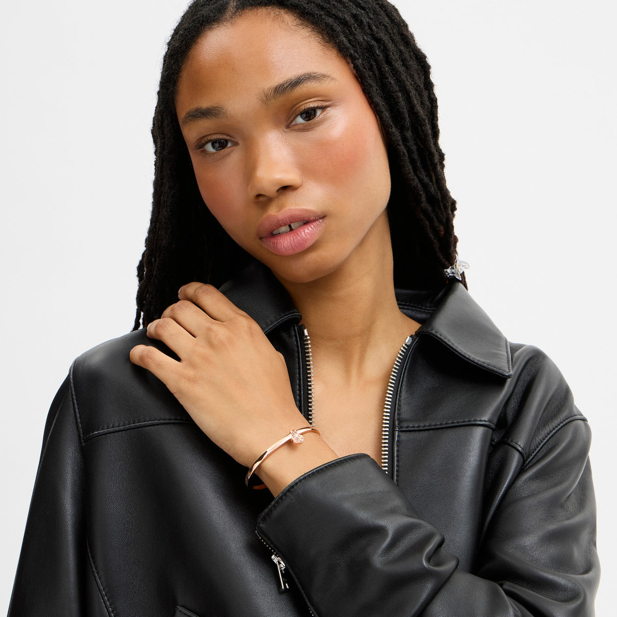 Coach Tea Rose Charm Thin Hinged Bangle - Rose Gold (3)