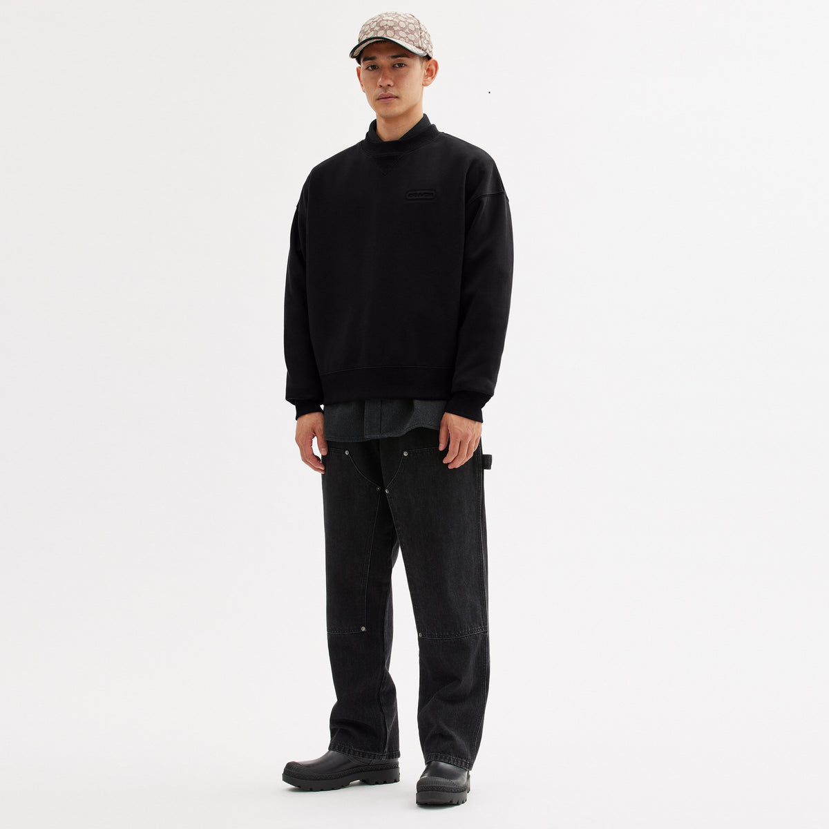 Coach Essential Crewneck - Black (2)