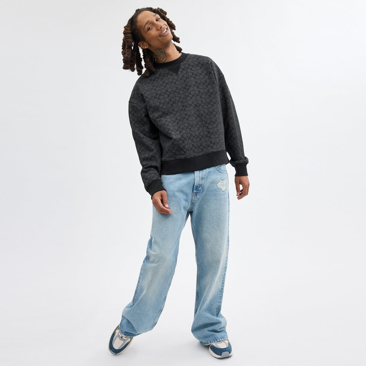 Coach Essential Signature Crewneck - Charcoal Signature (2)