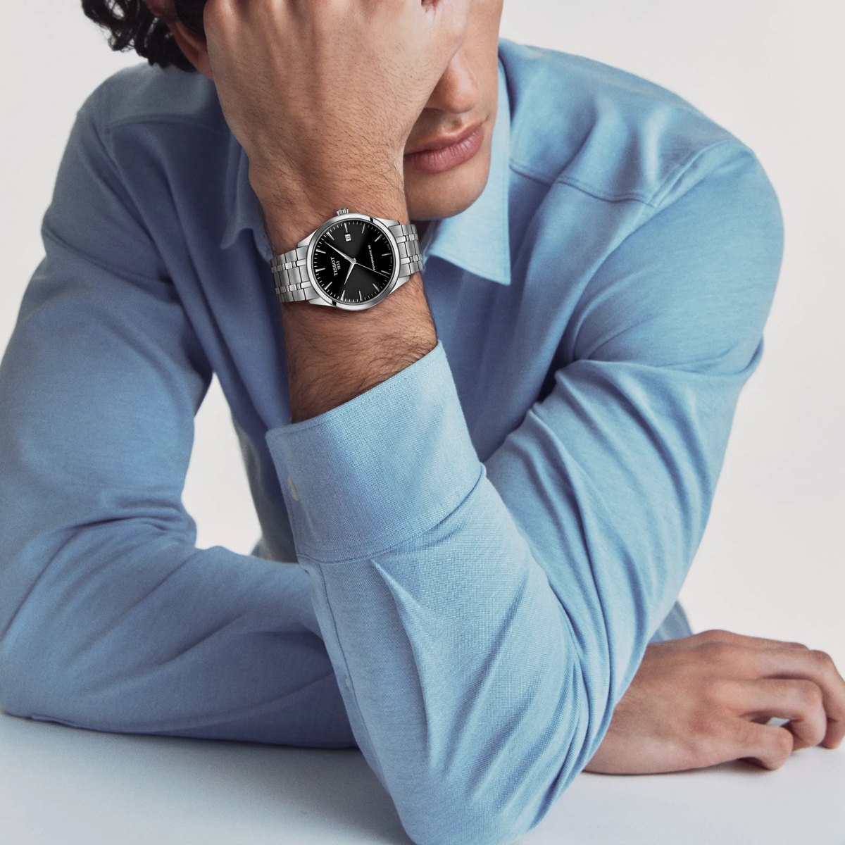 Simulation of the watch Tissot Classic Dream 40mm on a wrist