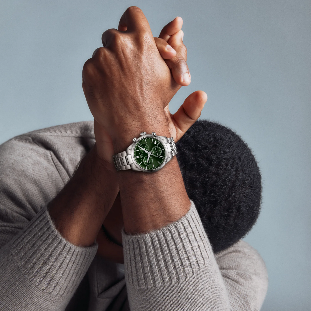 Simulation of the watch Tissot PR 100 40mm on a wrist