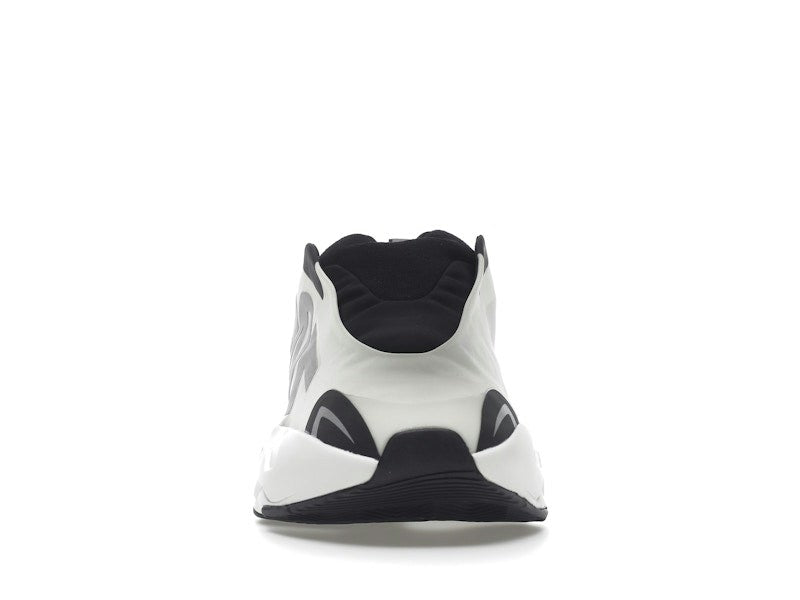 adidas Yeezy Boost 700 MNVN Laceless - Analog