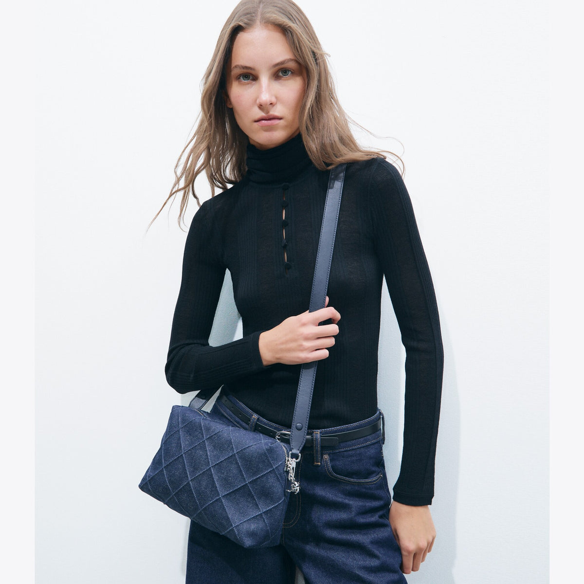 Tory Burch Large Fleming Denim Soft Crossbody Bag - Blue - 3